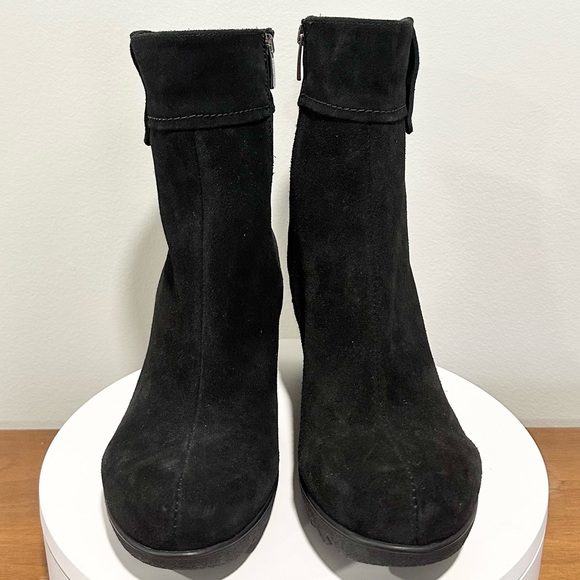 🌹LA CANADIENNE🌹 Begonia Black Suede Bootie Size: 11 - Picture 3 of 12